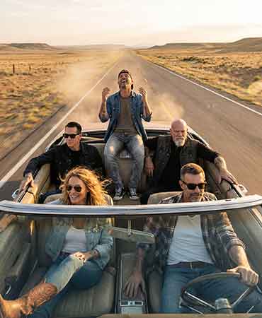 Rust & Rogue on a desert road trip